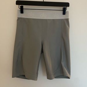 Alo biker shorts, size large. Barely worn, great condition.